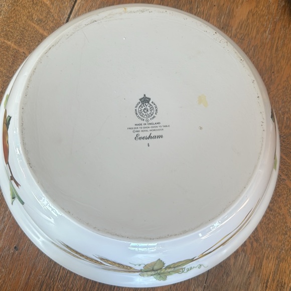 Royal Worcester Eversham hot and cold / bake and serve covered dish. - Picture 6 of 7